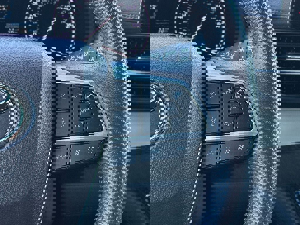 Used 2023 Toyota Sienna Platinum image 23