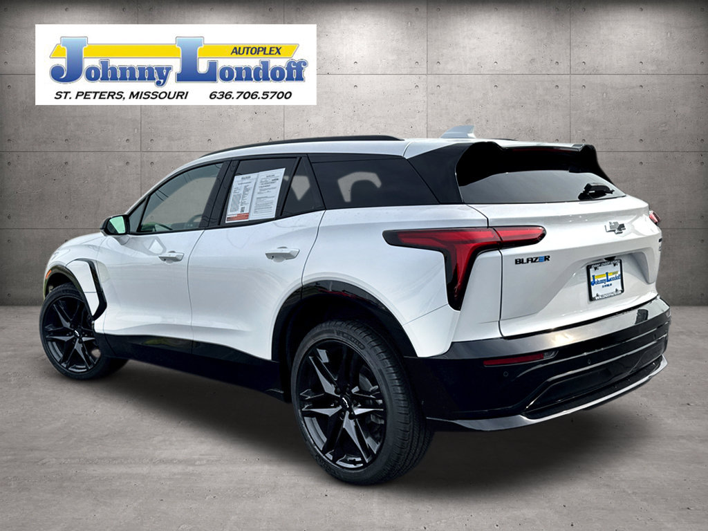 Used 2025 Chevrolet Blazer EV RS AWD/4WD image 3