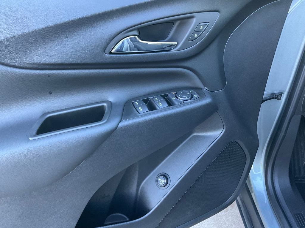 Used 2023 Chevrolet Equinox LT image 18