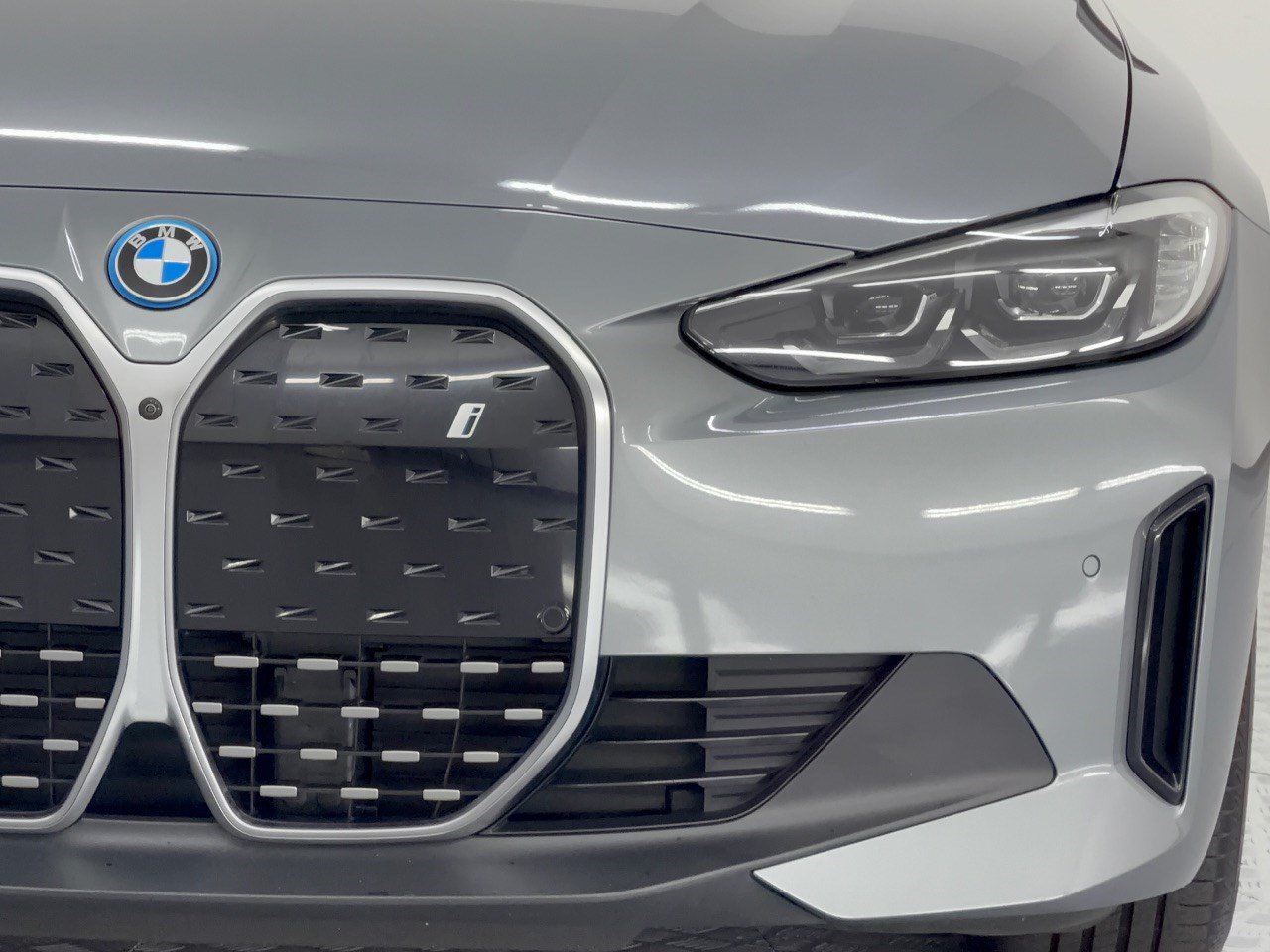Certified 2024 BMW i4 eDrive40 w/ Premium Package RWD image 12