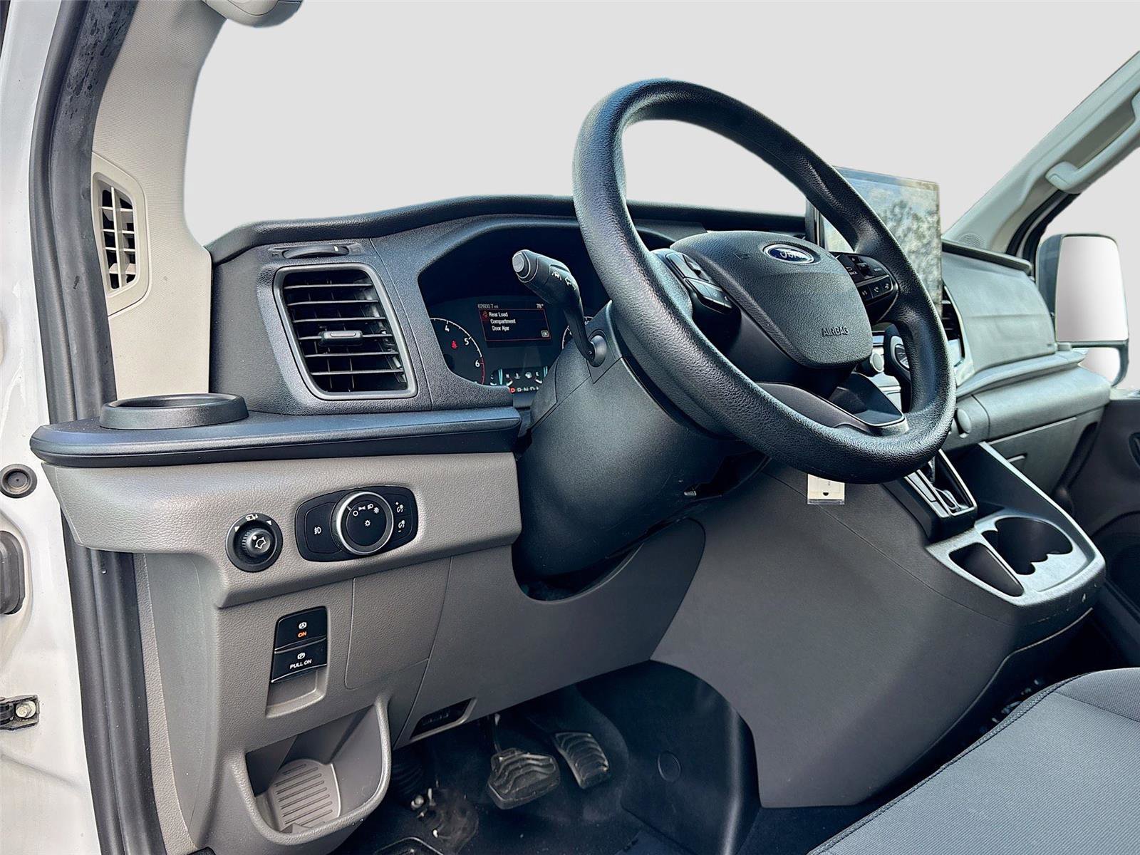 Used 2023 Ford Transit 350 XLT image 9