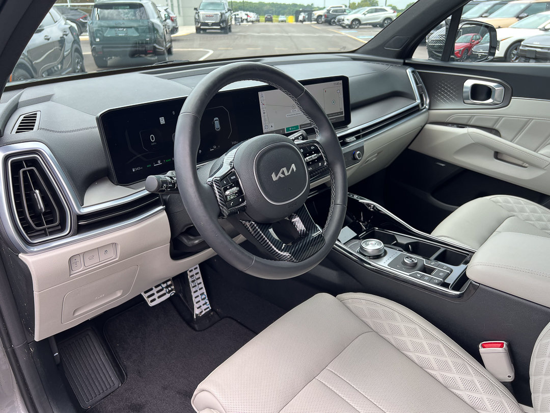Used 2025 Kia Sorento SX Prestige AWD/4WD image 24