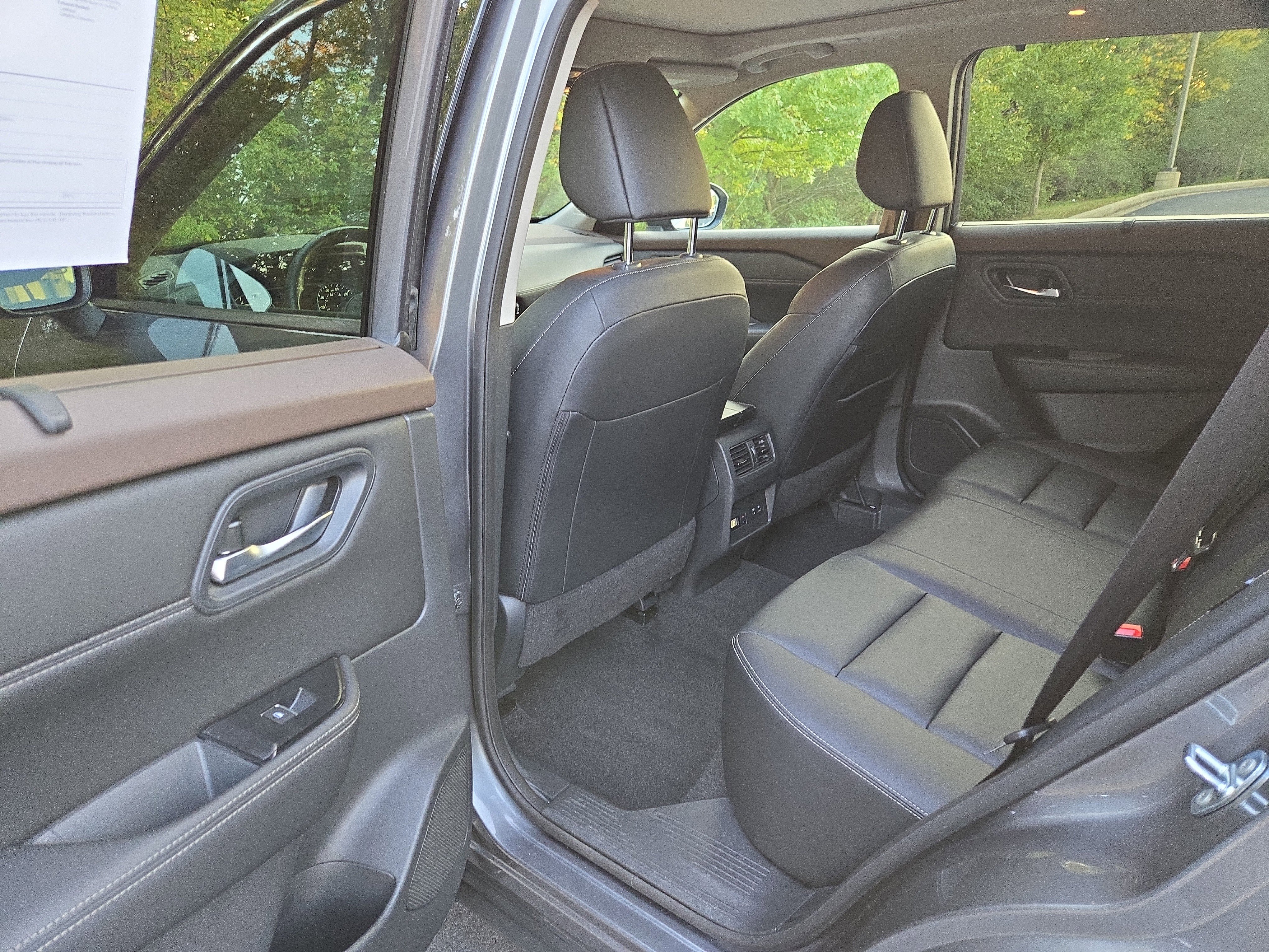 Used 2023 Nissan Rogue SL w/ SL Premium Package image 28