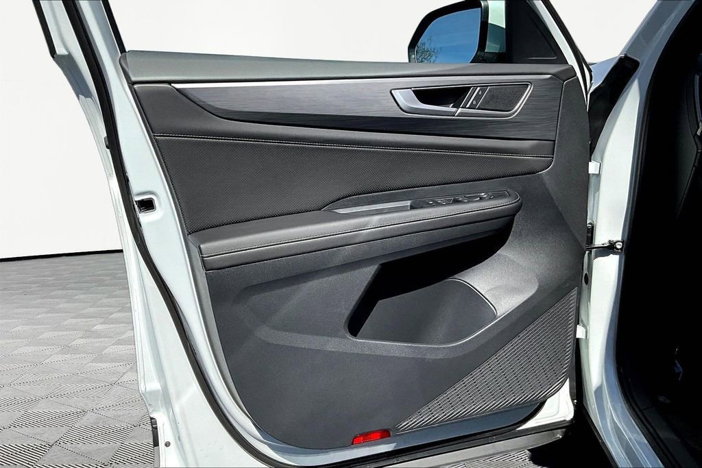 New 2026 Volkswagen Atlas Cross Sport SE image 19