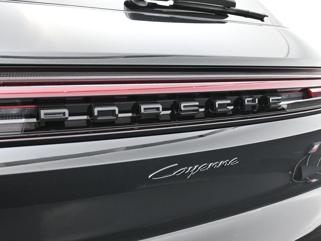 Certified 2026 Porsche Cayenne AWD/4WD image 14