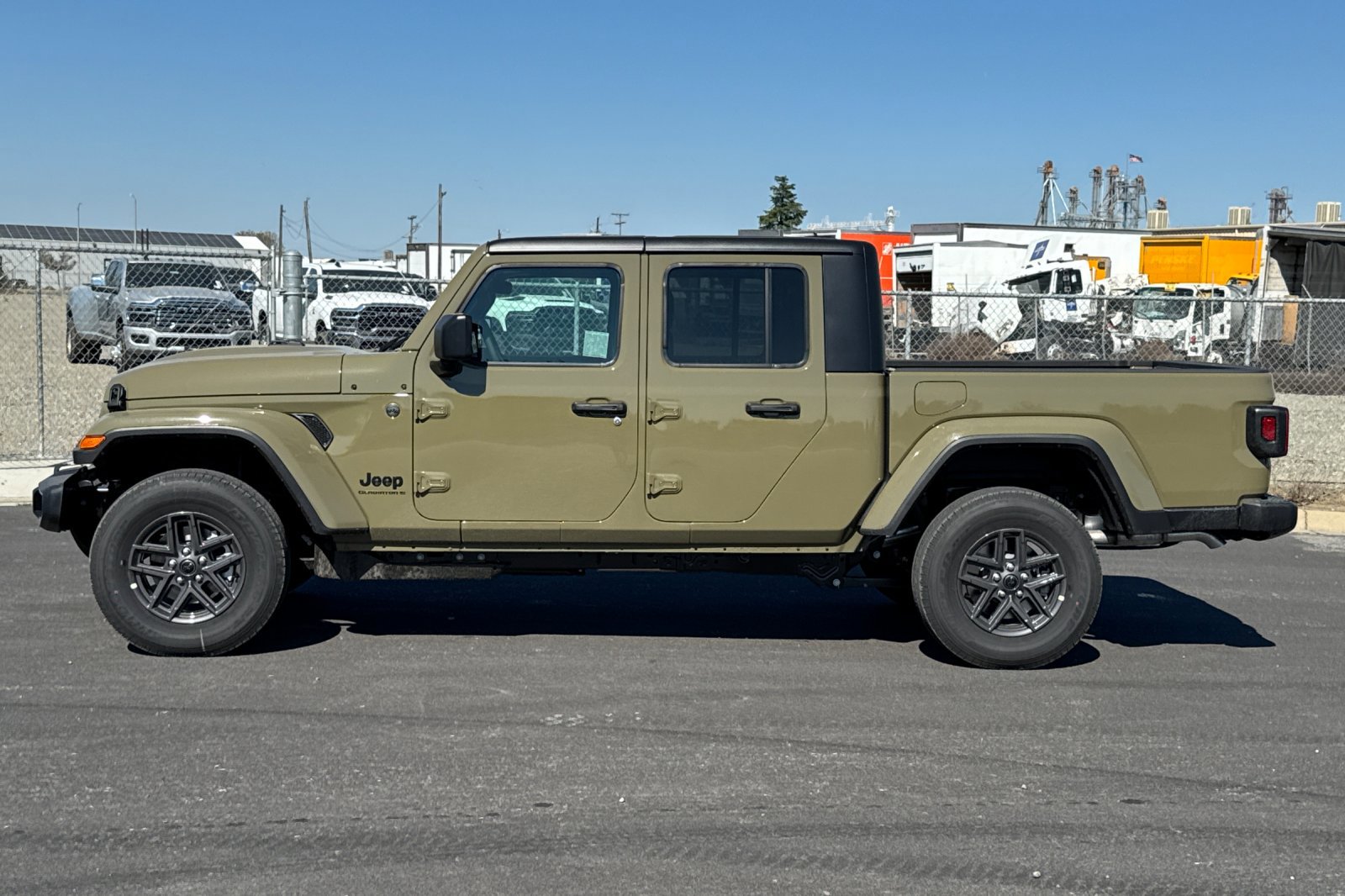 New 2026 Jeep Gladiator Sport image 6