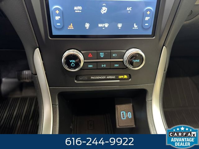 Used 2024 Ford Edge SEL w/ Convenience Package image 3