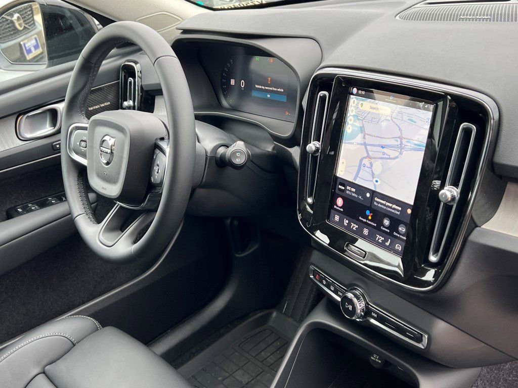 New 2026 Volvo XC40 B5 Ultra w/ Protection Package Premier image 7