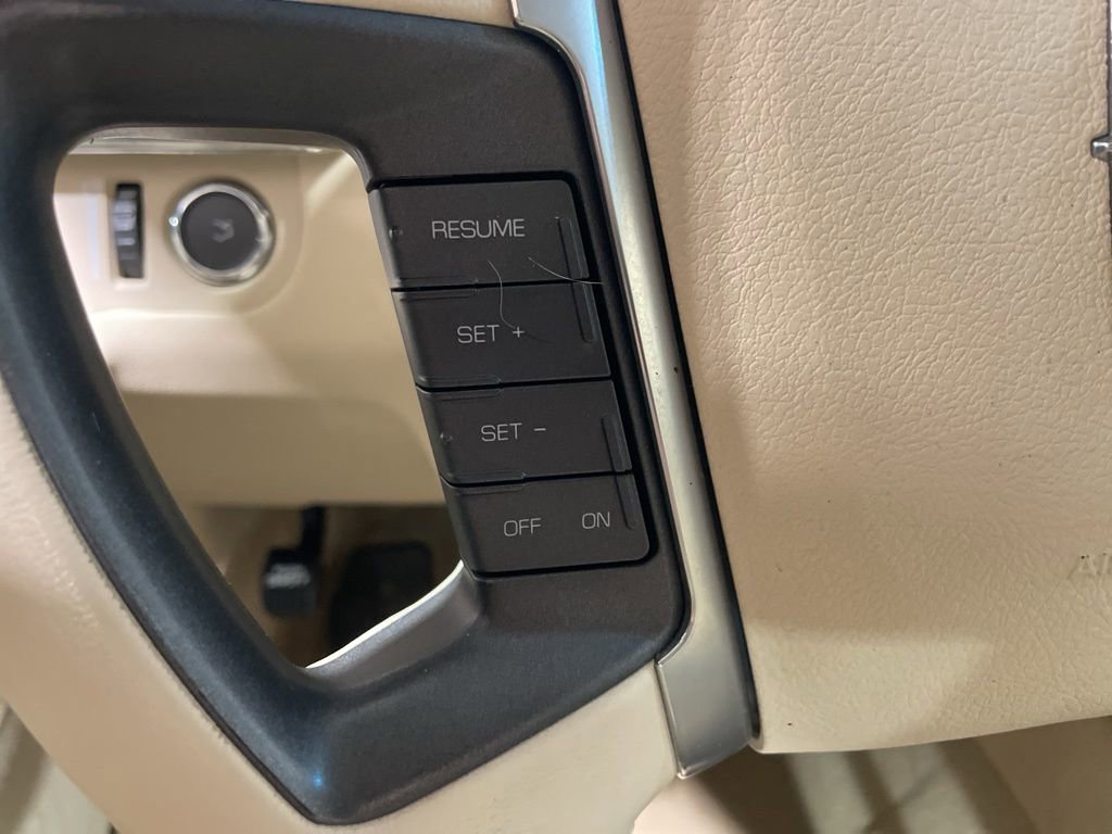 Used 2009 Lincoln MKS image 22