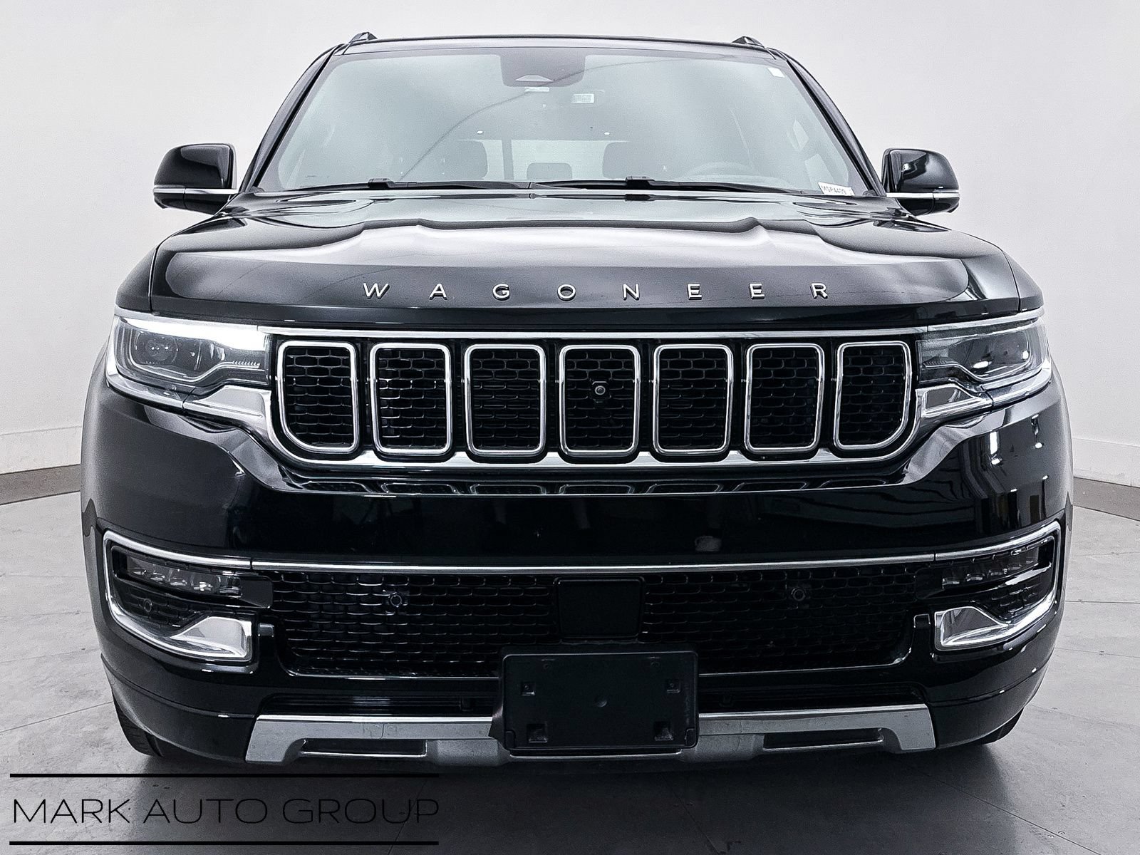 Used 2023 Jeep Wagoneer L Series III w/ Premium Group I AWD/4WD image 14