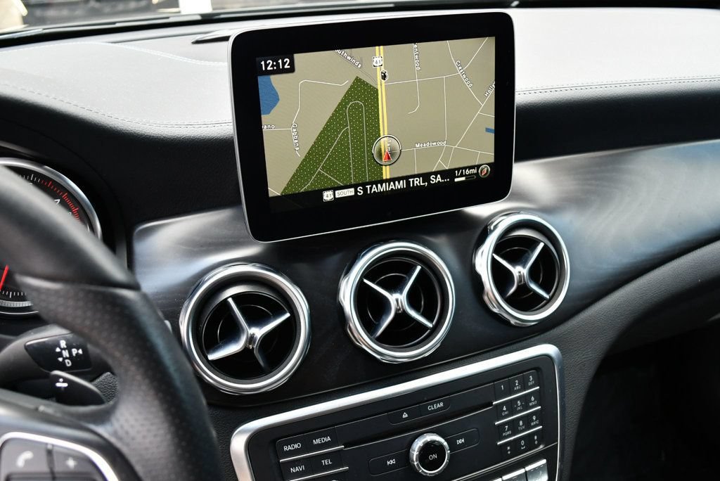 Used 2018 Mercedes-Benz GLA 250 4MATIC image 14