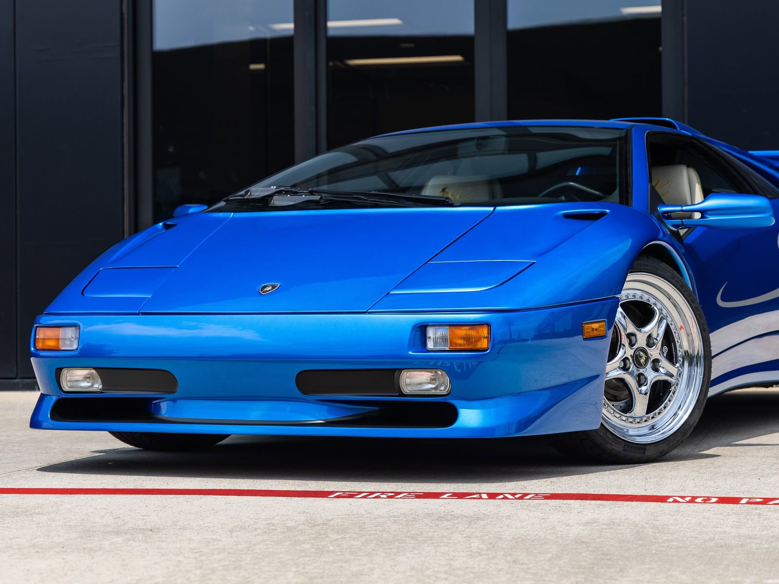Used 1998 Lamborghini Diablo SV RWD image 5