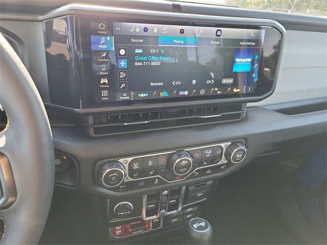 Used 2024 Jeep Wrangler Unlimited image 12