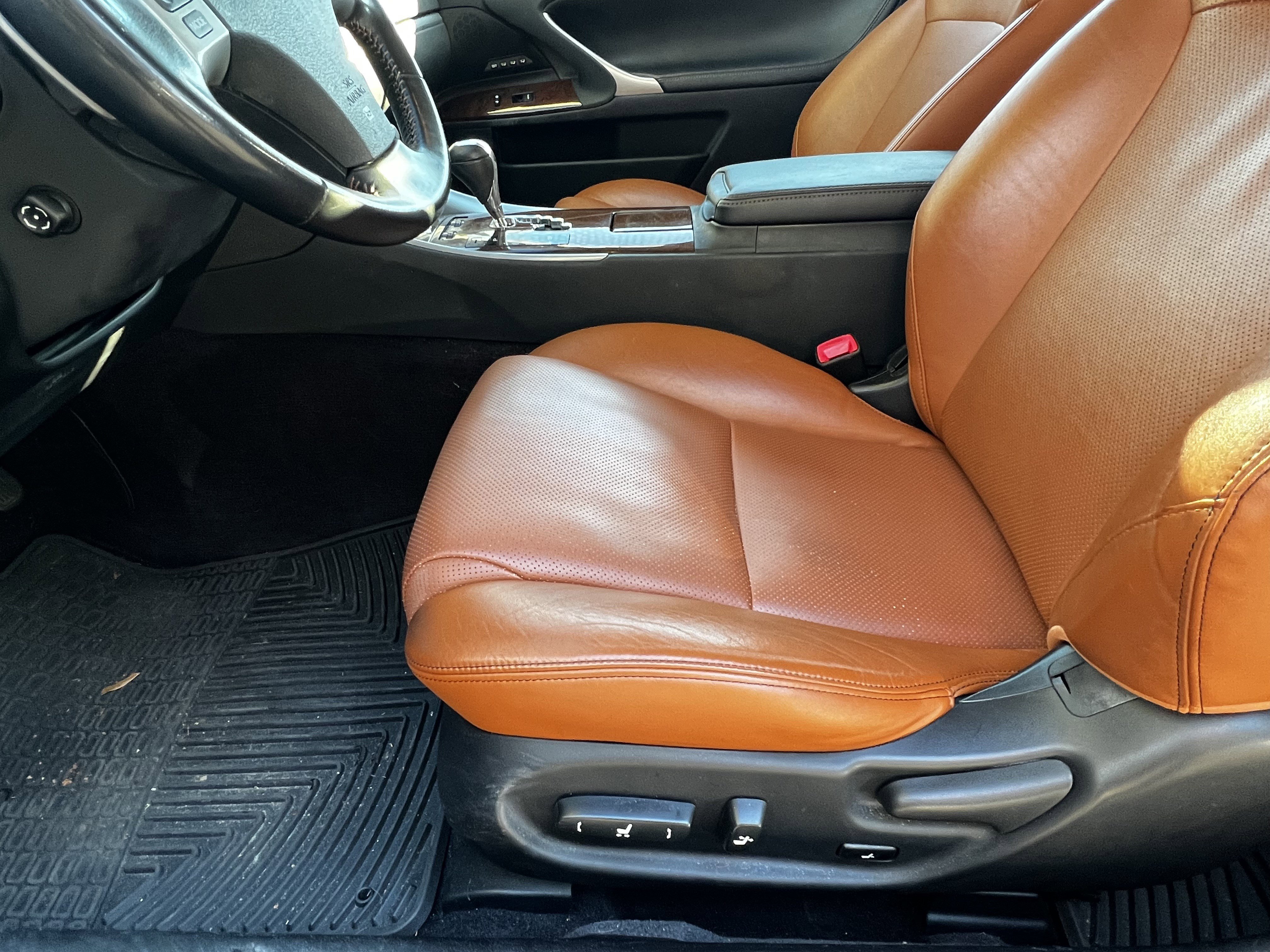 Used 2014 Lexus IS 250C image 17