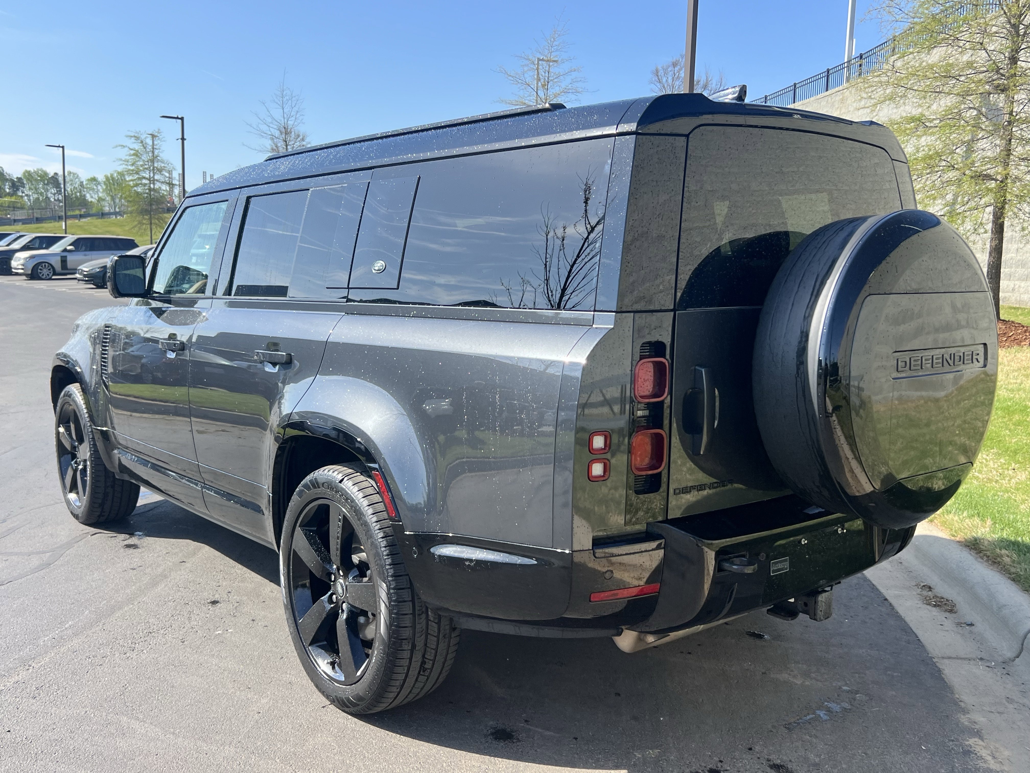 Certified 2024 Land Rover Defender 130 X-Dynamic SE AWD/4WD image 5