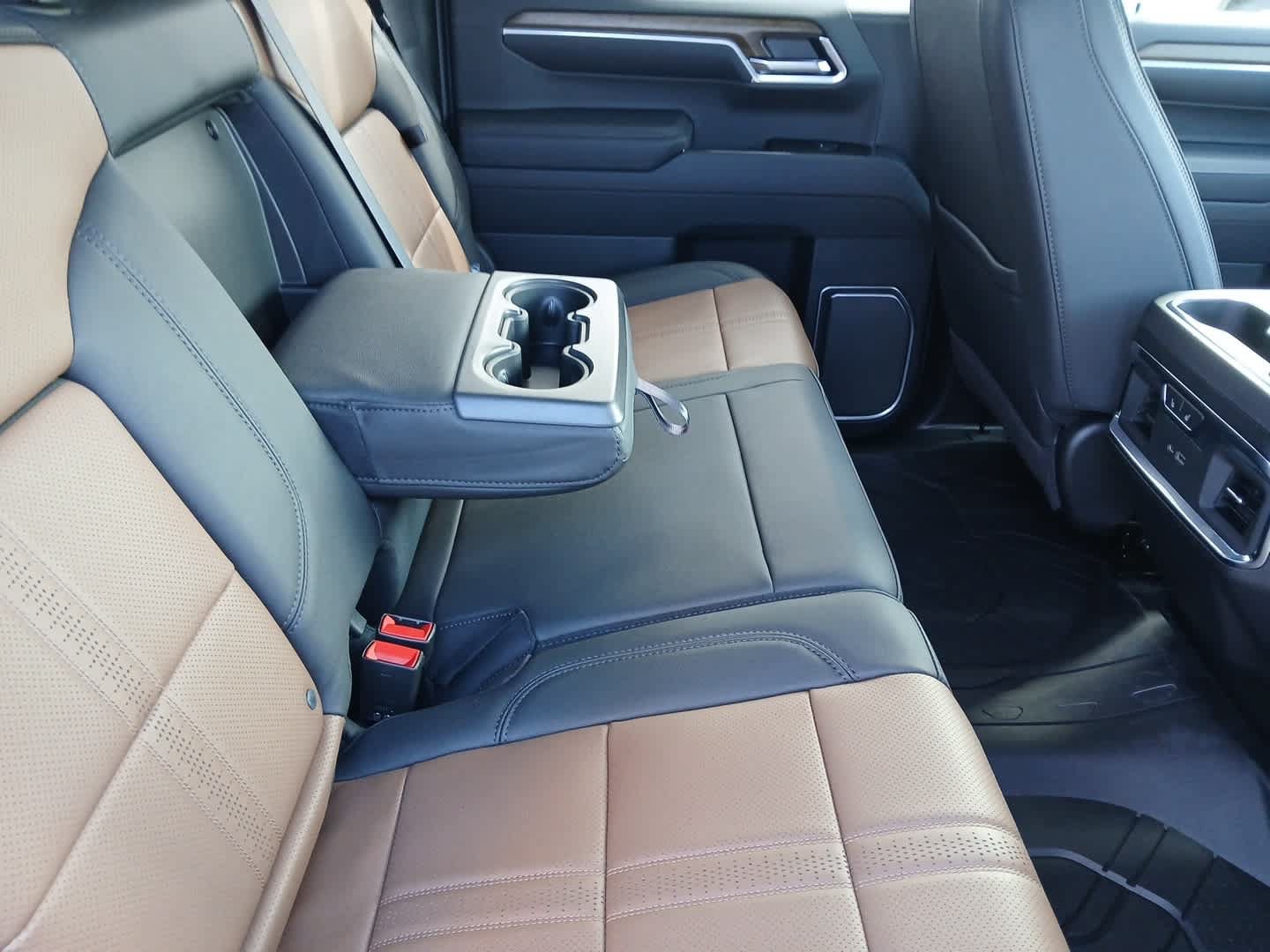 New 2026 Chevrolet Silverado 1500 High Country w/ High Country Premium Package AWD/4WD image 75