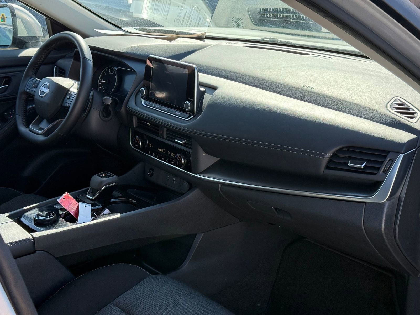 Certified 2025 Nissan Rogue SV image 30