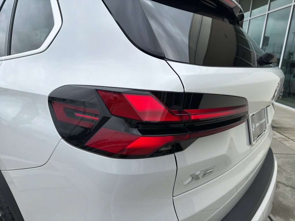 Used 2024 BMW X5 sDrive40i w/ Premium Package RWD image 15