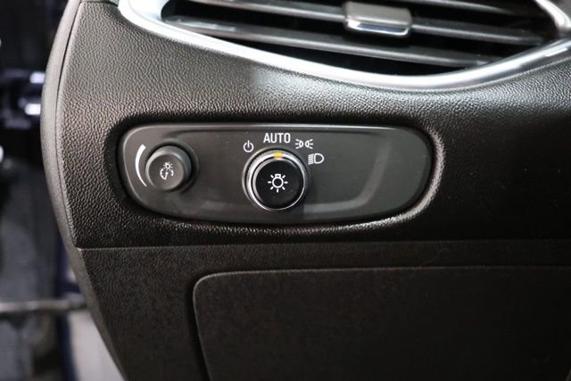 Used 2016 Chevrolet Malibu LT FWD image 20