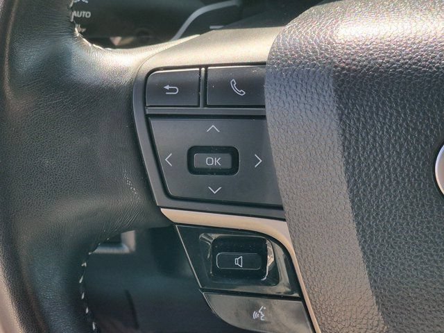 Used 2025 Toyota Camry SE FWD image 23