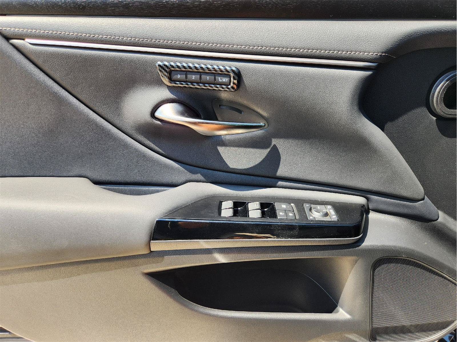 Used 2025 Lexus ES 350 w/ Premium Package FWD image 21