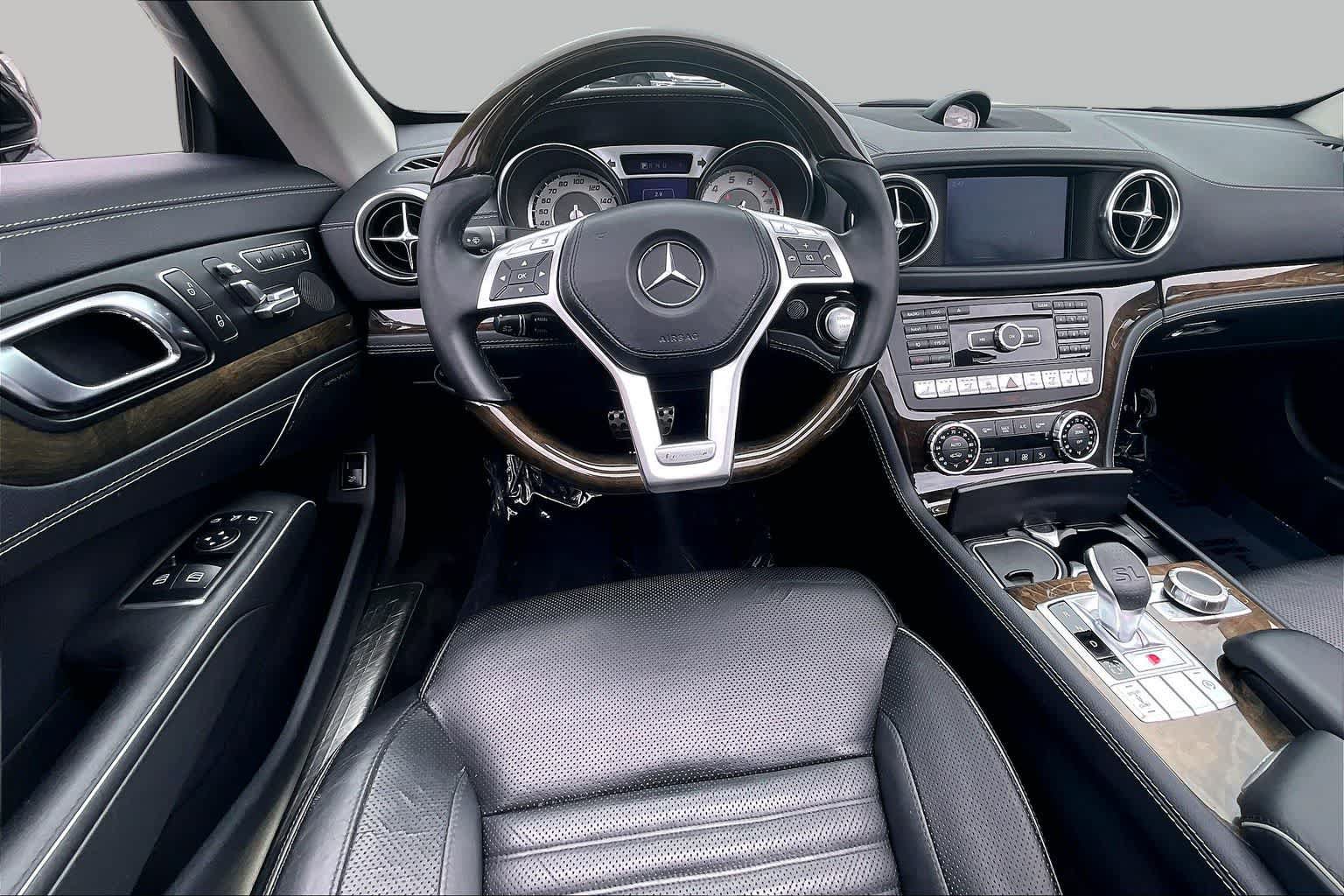 Used 2015 Mercedes-Benz SL 550 image 3