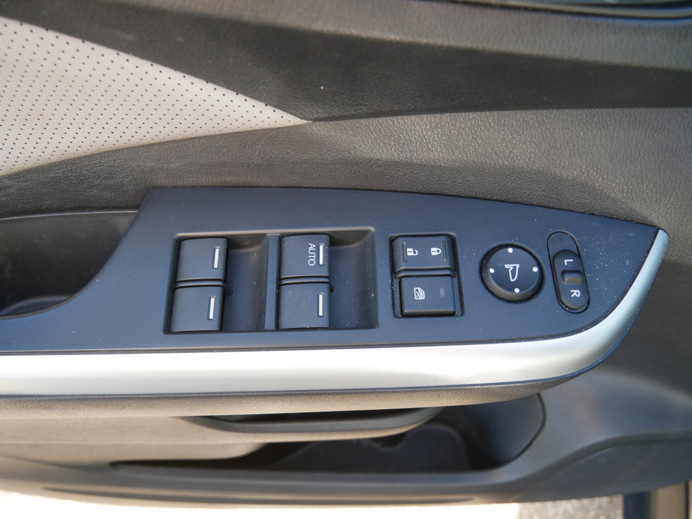 Used 2015 Honda CR-V EX-L image 20