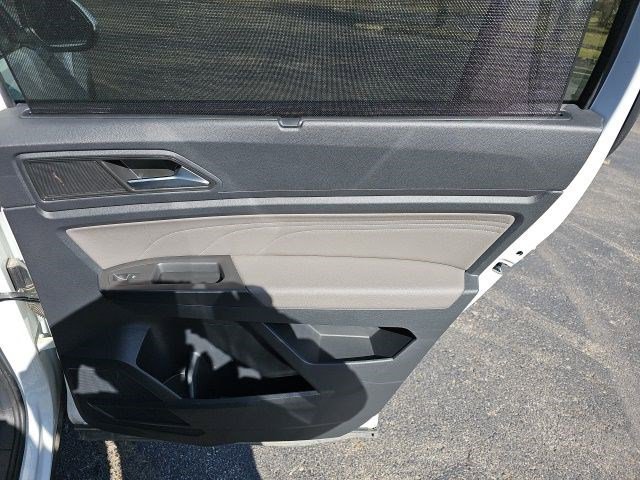 Used 2023 Volkswagen Atlas SE w/ Black Wheel Package image 17