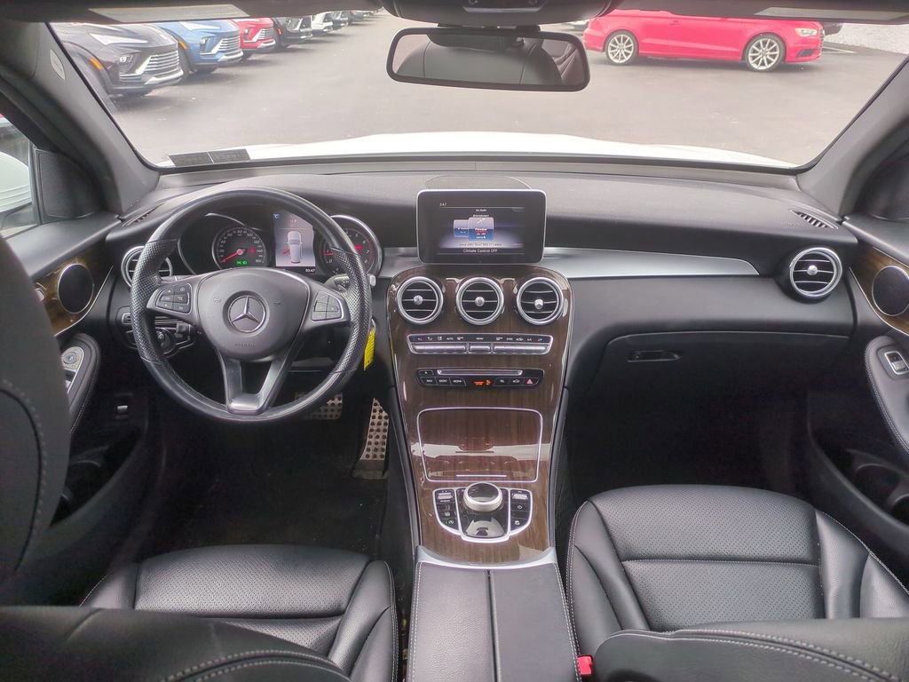 Used 2019 Mercedes-Benz GLC 300 4MATIC image 9