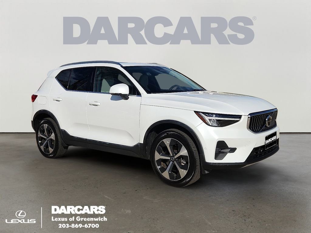 Used 2023 Volvo XC40 B5 Plus w/ Driver Assist Package image 1