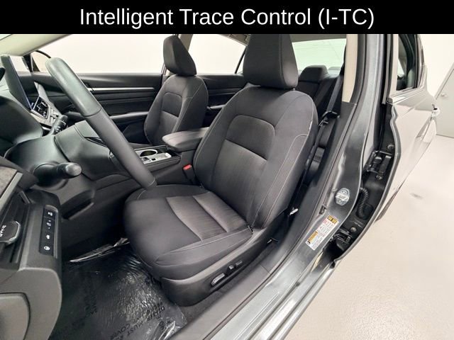 Used 2023 Nissan Altima 2.5 SV w/ SV Premium Package image 10