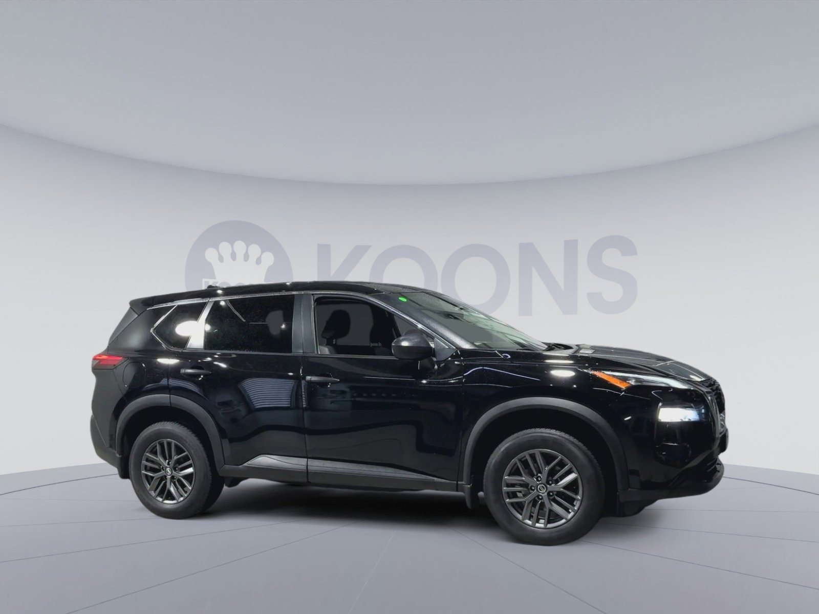 Used 2021 Nissan Rogue S image 2