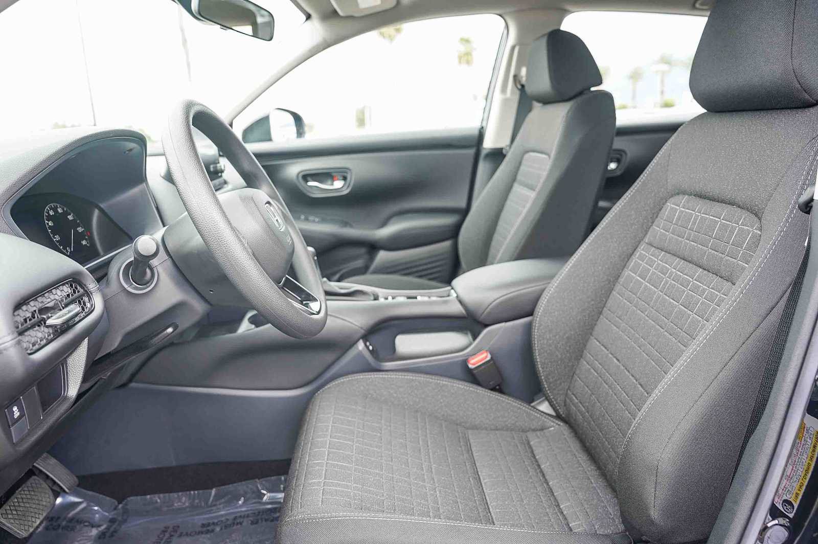 Certified 2025 Honda HR-V LX image 17