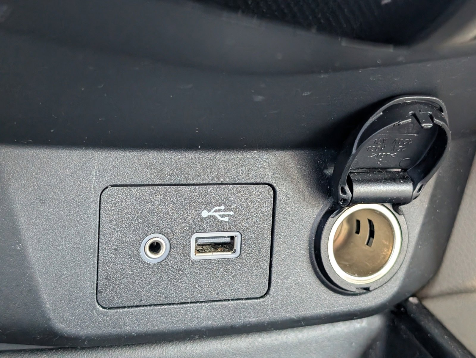 Used 2020 Nissan Rogue SV image 18