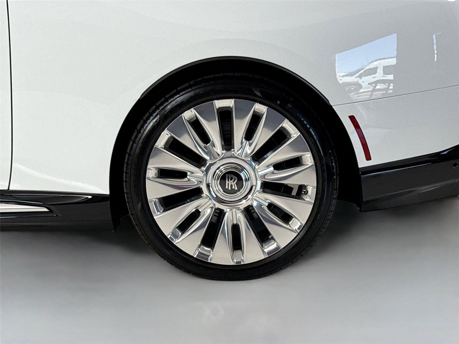Used 2024 Rolls-Royce Spectre w/ Spectre Launch Package AWD/4WD image 39