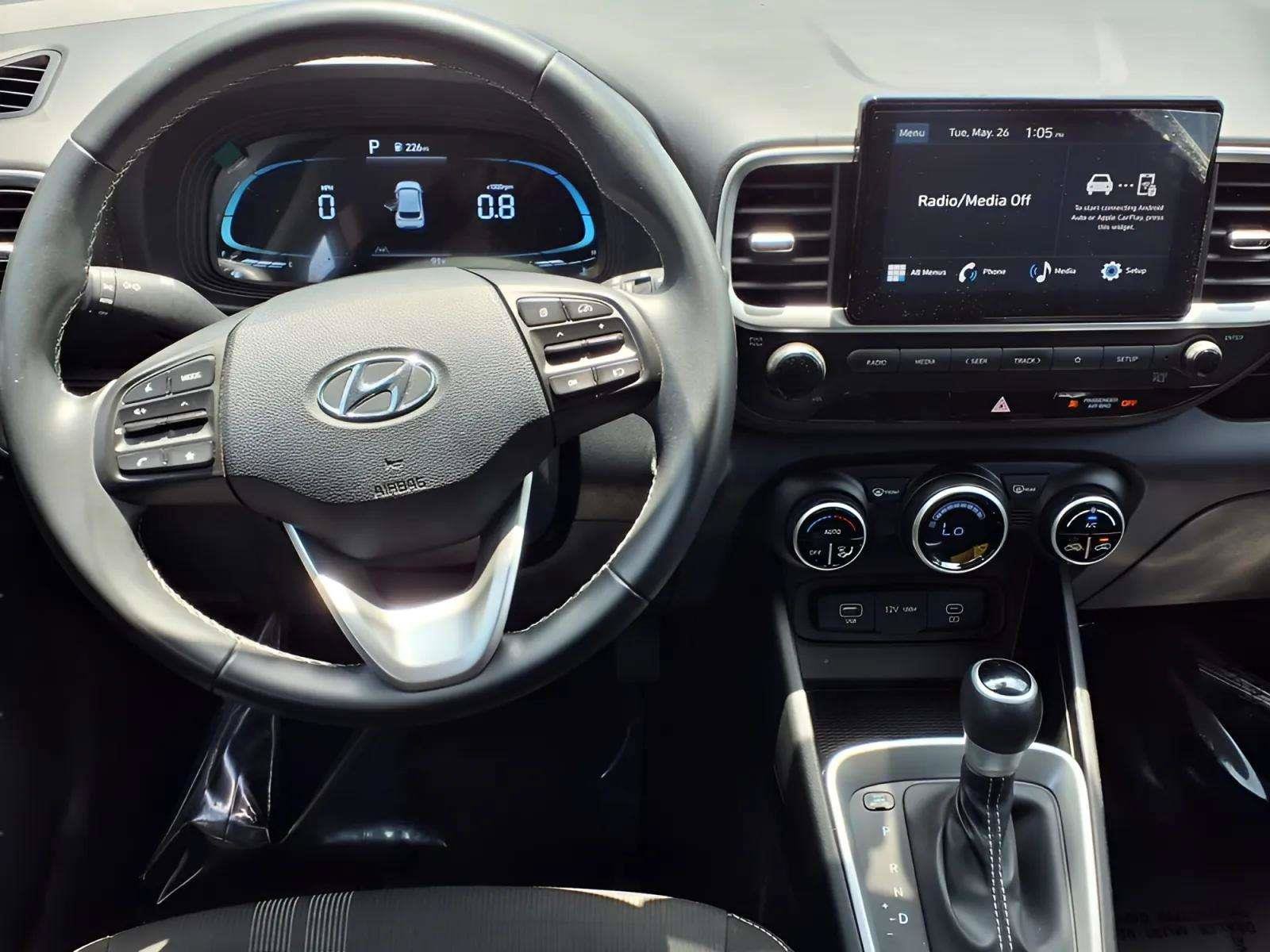 Certified 2024 Hyundai Venue SEL FWD image 12