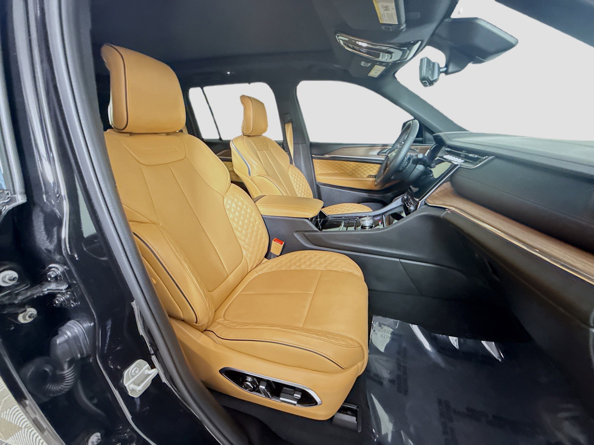 Used 2024 Jeep Grand Cherokee Summit w/ Adv Protech Group IV image 29