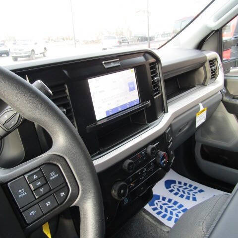 Used 2025 Ford F350 XL w/ XL Chrome Package image 13