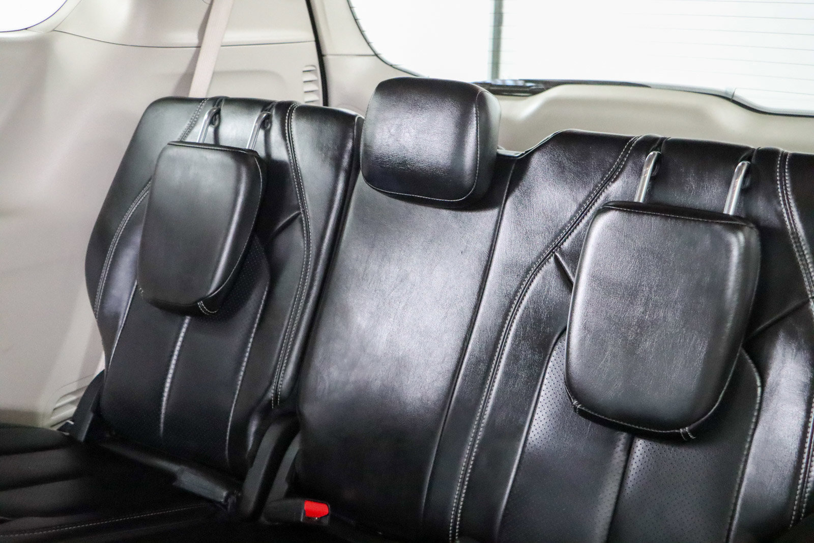 Used 2023 Chrysler Pacifica Touring-L FWD image 25