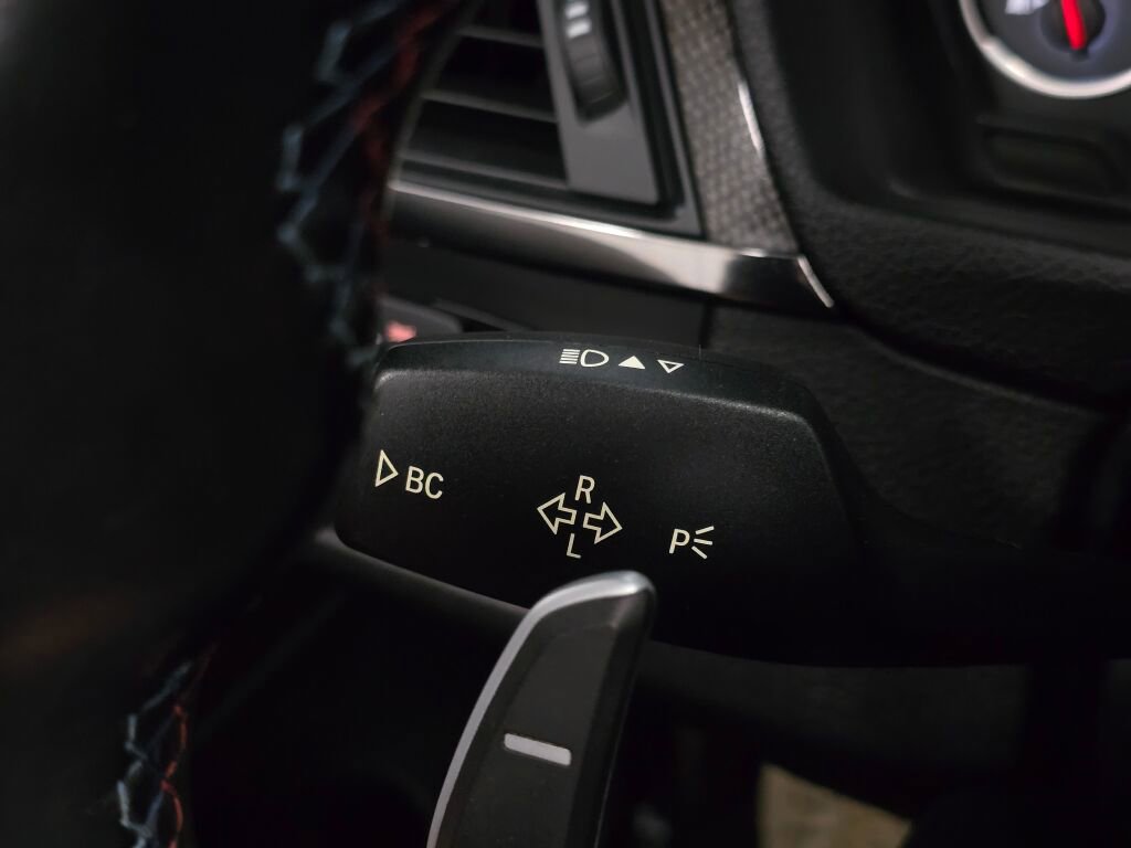 Used 2015 BMW M4 Convertible image 35