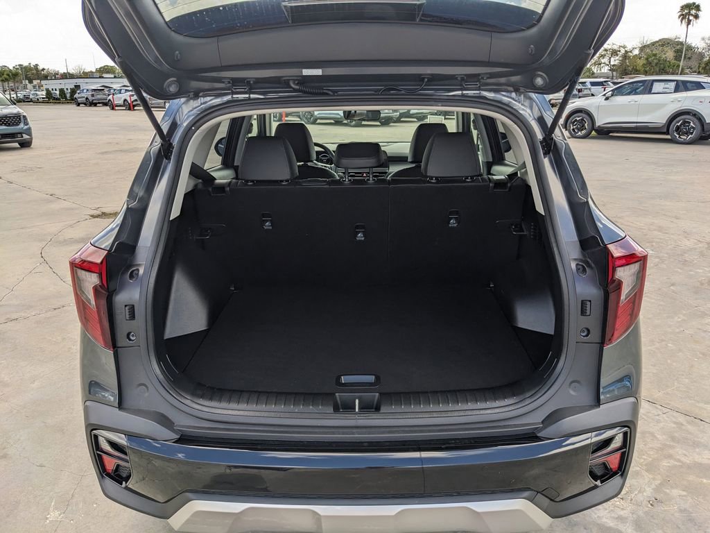 Certified 2025 Kia Seltos EX image 12