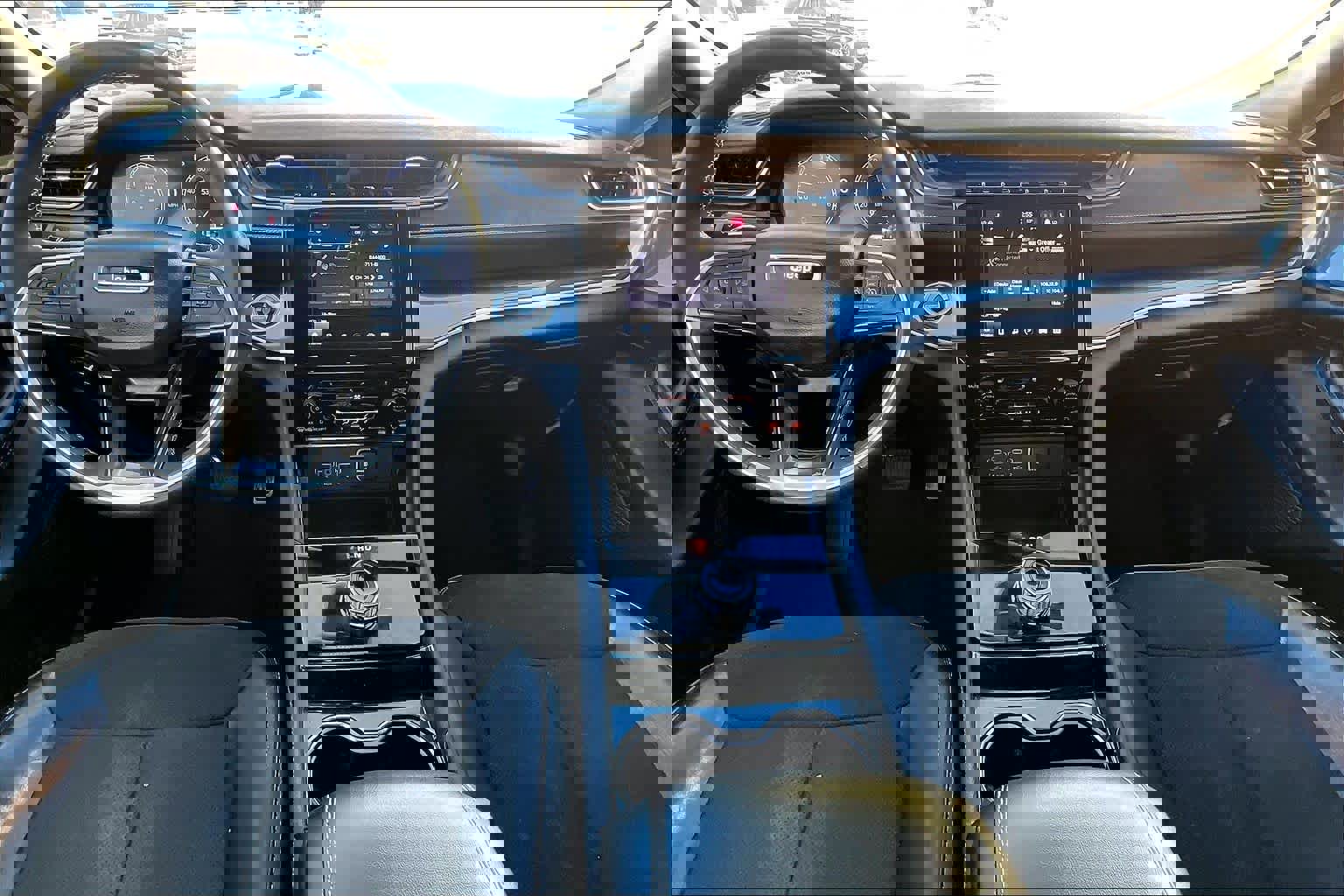 Used 2023 Jeep Grand Cherokee Altitude image 12