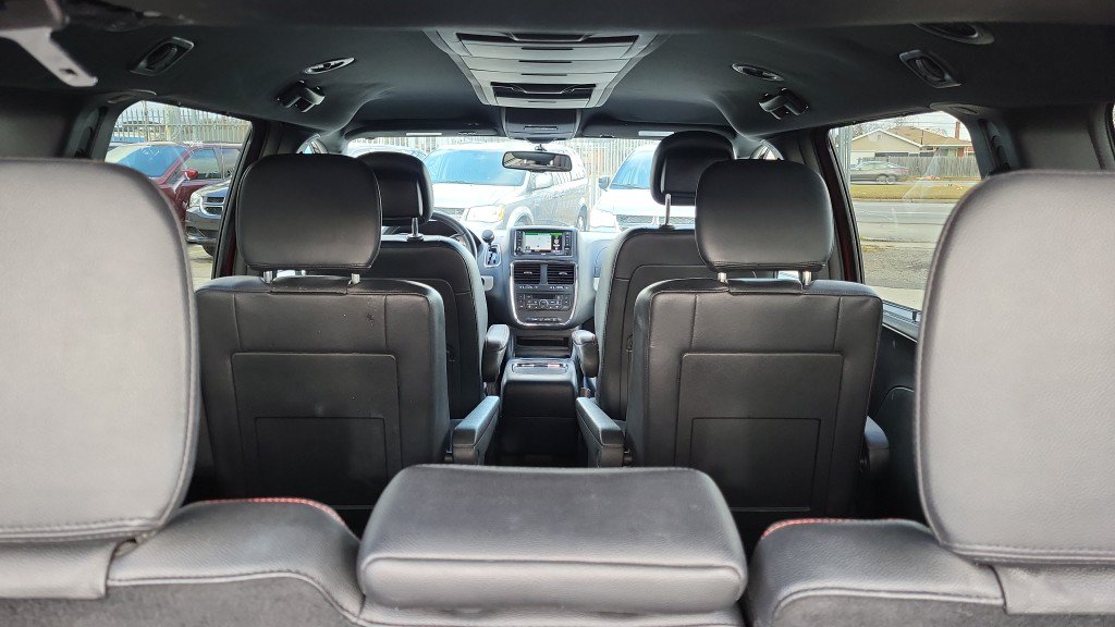 Used 2017 Dodge Grand Caravan GT FWD image 12