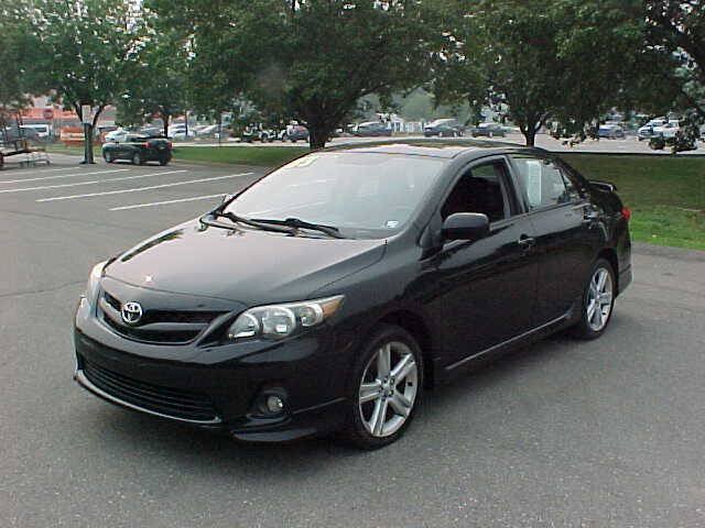 Used 2013 Toyota Corolla S w/ Premium Pkg FWD image 4