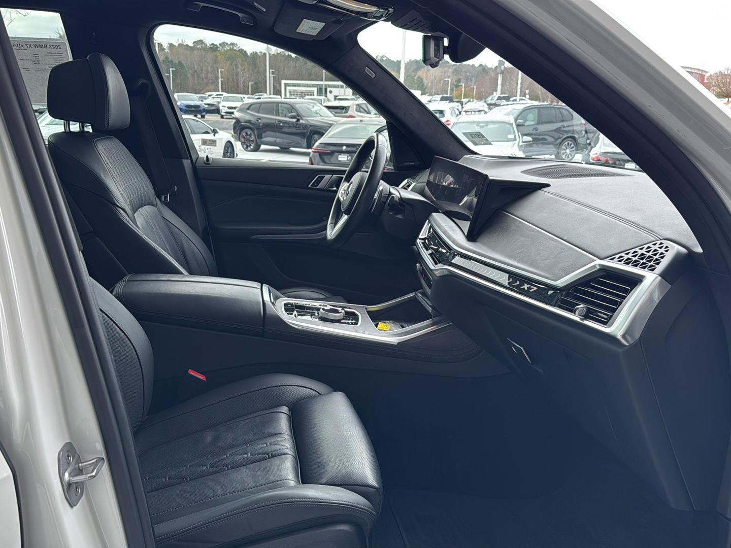 Used 2023 BMW X7 xDrive40i w/ Executive Package image 10