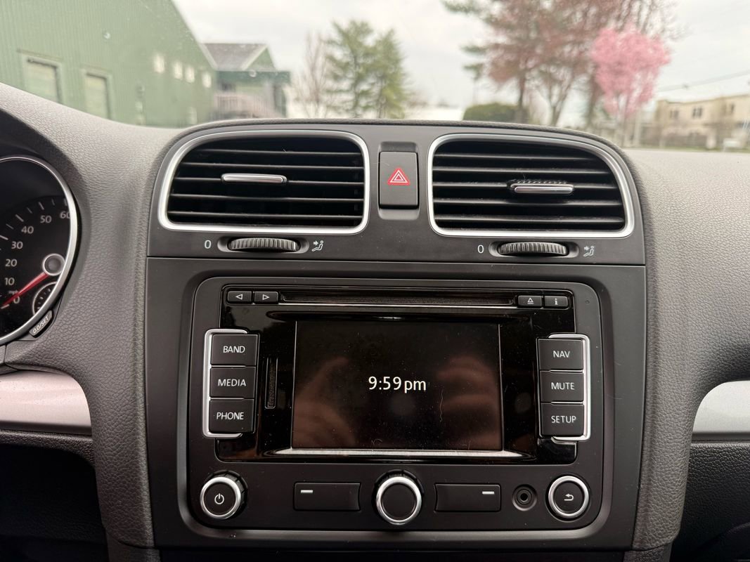 Used 2014 Volkswagen Golf TDI image 21