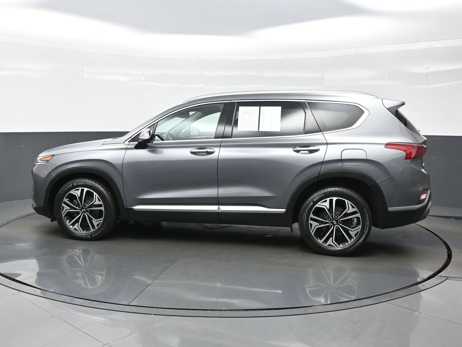 Used 2019 Hyundai Santa Fe AWD image 3