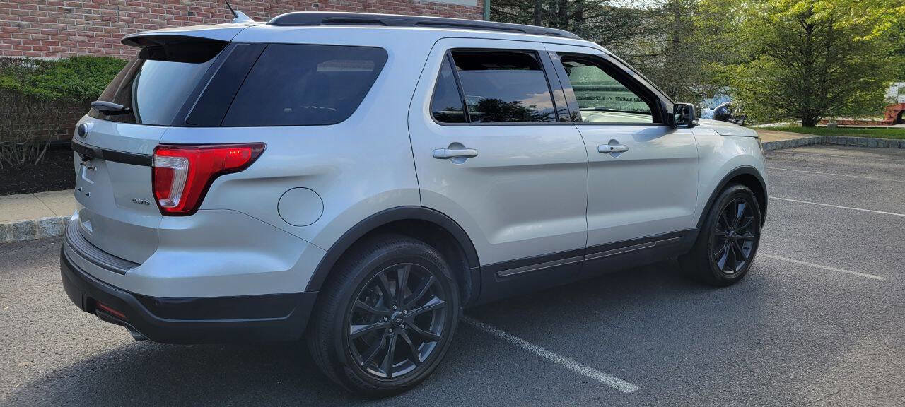 Used 2018 Ford Explorer XLT w/ Equipment Group 202A image 11