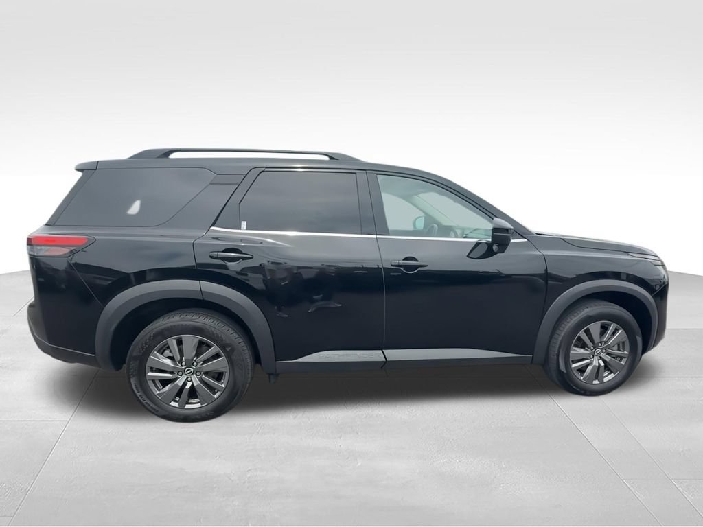 Used 2025 Nissan Pathfinder SV FWD image 9