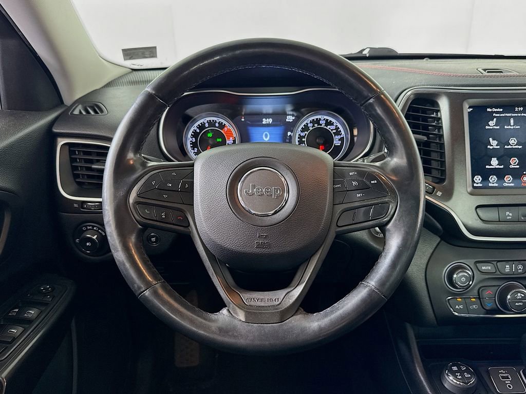 Used 2019 Jeep Cherokee Trailhawk w/ Comfort/Convenience Group AWD/4WD image 11
